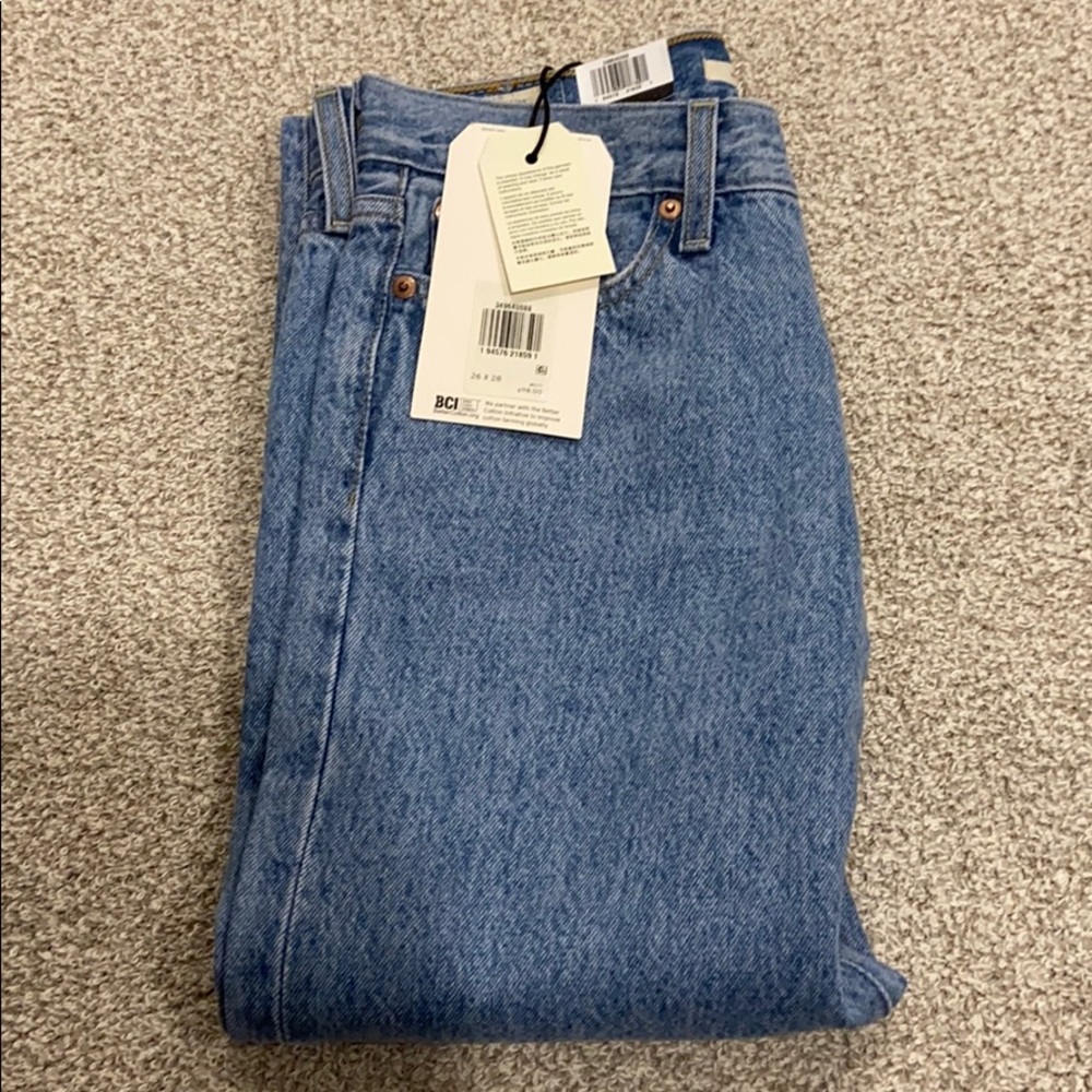 Levi's Wedgie Straight Jeans - Picture 4 of 13